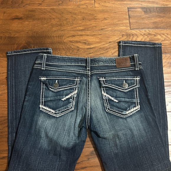 Woman's casual BKE Dark Blue Boot Cut Jeans
Sabrina stretch 29 X 31L Like new - Picture 2 of 5